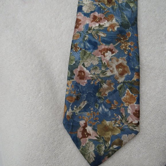 Etienne Aigner Other - Etienne Aigner Tie Floral Necktie